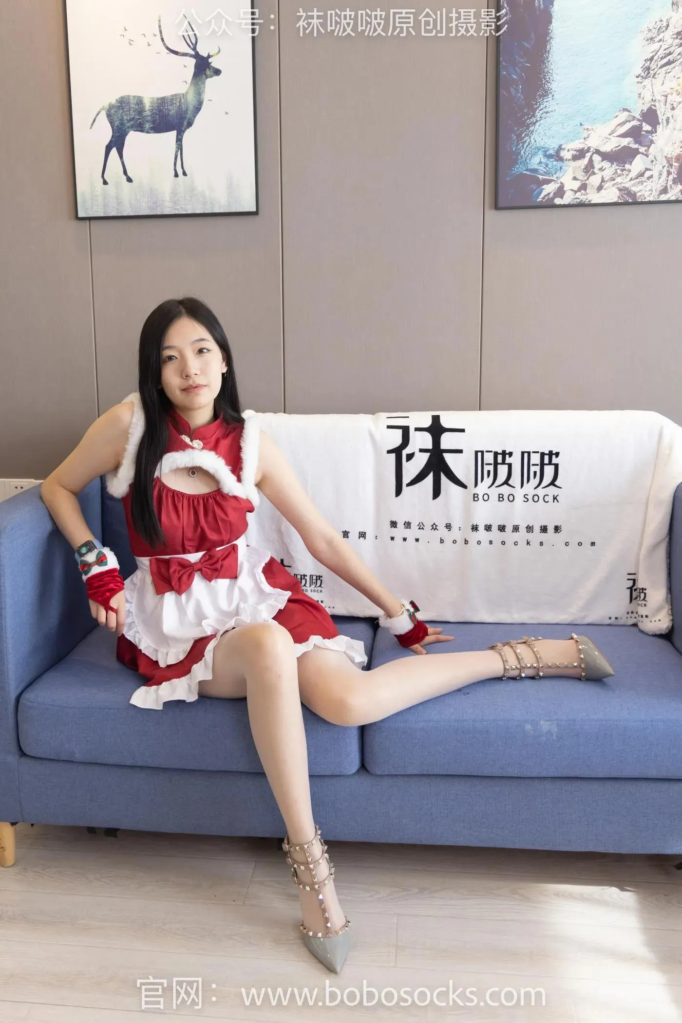 [BoBoSocks袜啵啵]NO.153 小甜豆-华伦天奴高跟鞋、油亮肉丝、油亮白丝、圣诞服 [140P]插图6